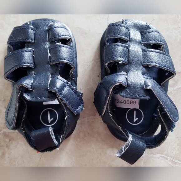 Newborn Sandals - Picture 1 of 4
